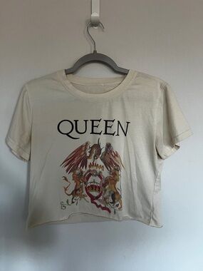 Cropped Queen Graphic Tee